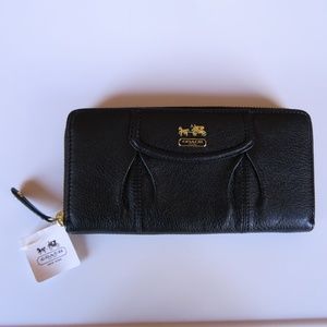 New Coach Black Leather Full Size Zipper Wallet